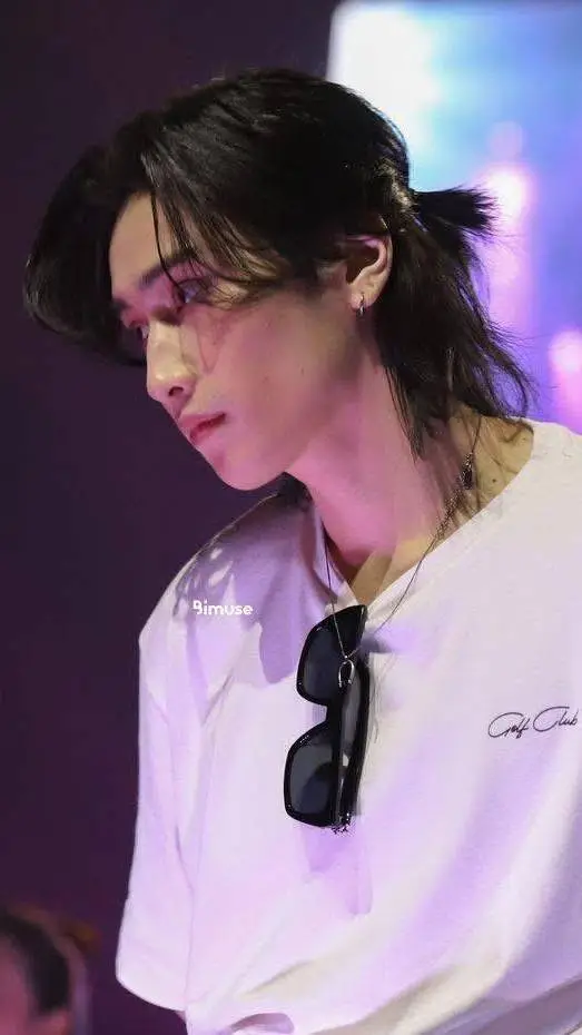 ai character: KAI💗 background