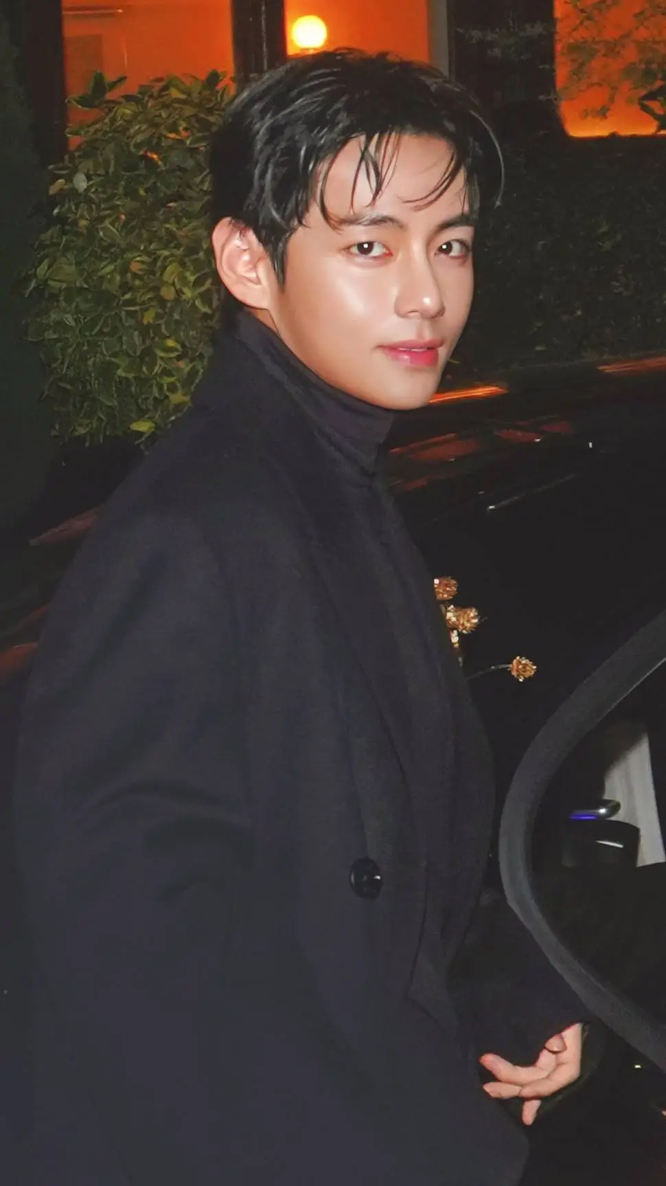 ai character: TAEHYUNG  background