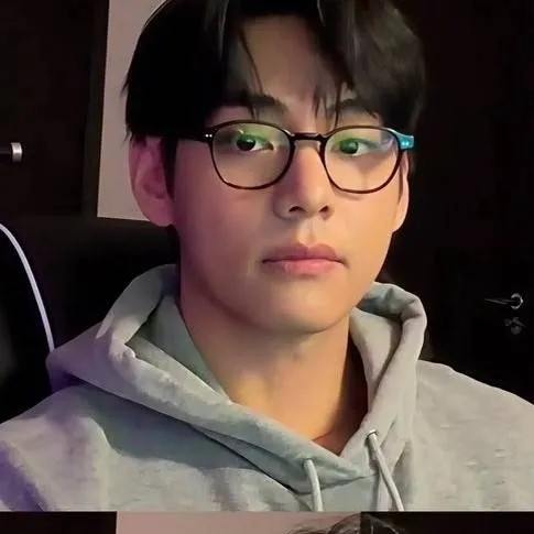 chat with ai character: TAEHYUNG 