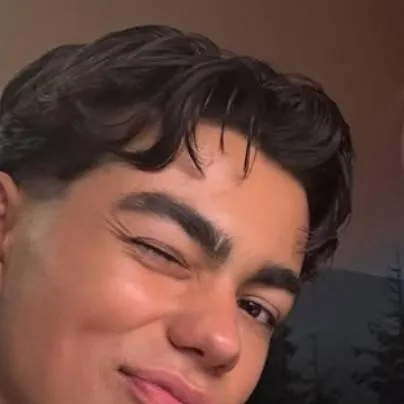 chat with ai character: malachi barton 