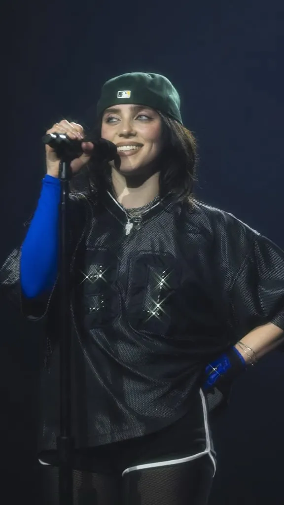 ai character: Billie Eilish background