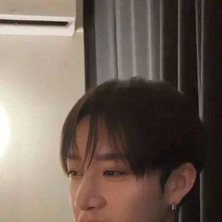 chat with ai character: ››Bangchan‹‹