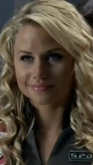 ai character: Hanna marin  background