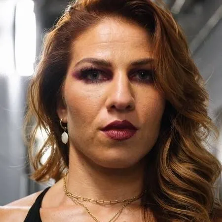 chat with ai character: marina shafir 