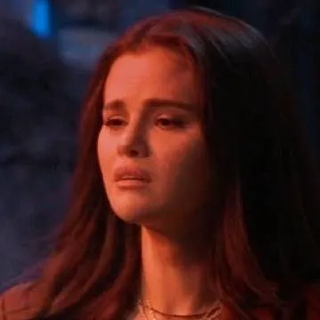 chat with ai character: Alex  russo 