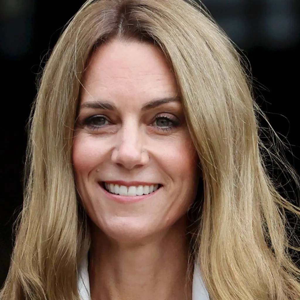 chat with ai character: princess  Dustin 