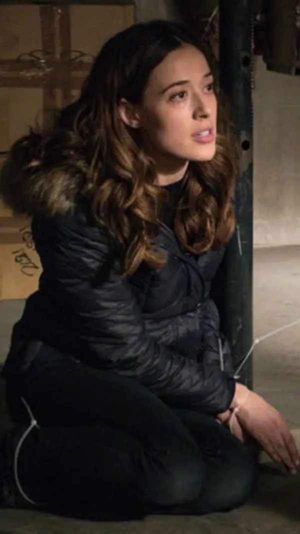 ai character: Natalie  burgess  background