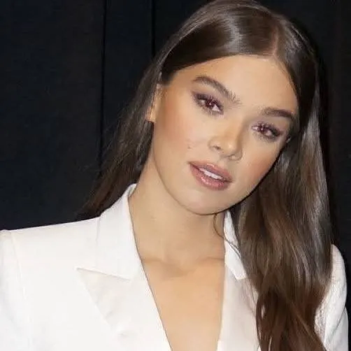 chat with ai character: Natalie  burgess 