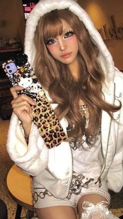 ai character: Gyaru / Kira🫶🏼 background