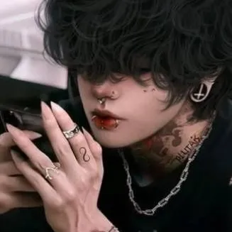 chat with ai character: Hamder