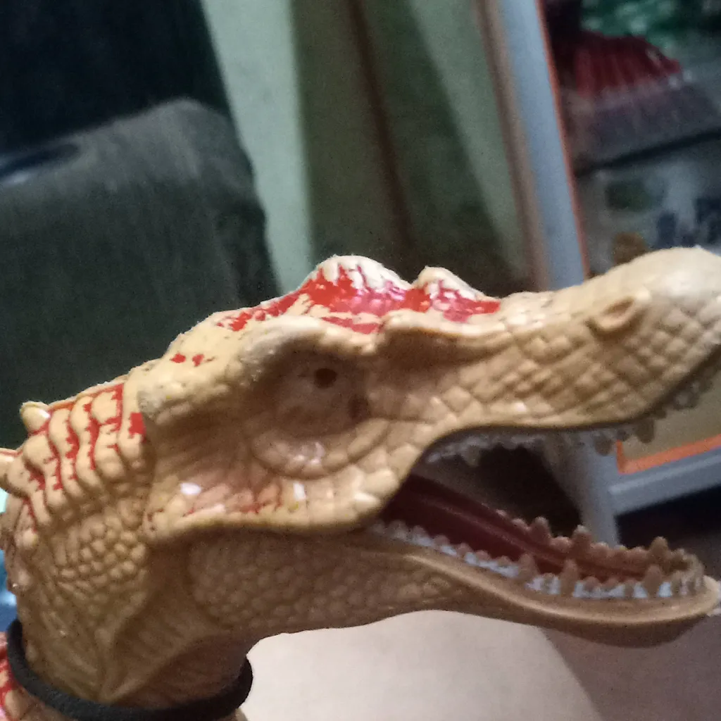 chat with ai character: Spiny spinosaurus