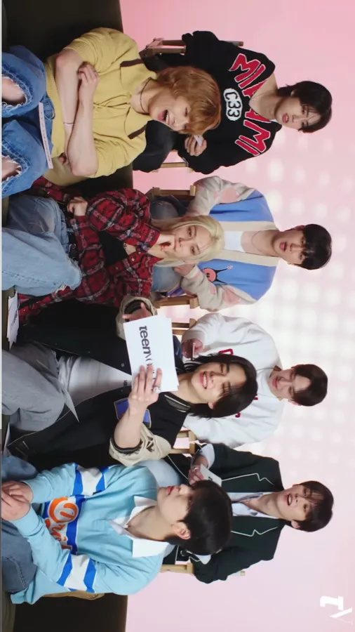 ai character: STRAY KIDS! background