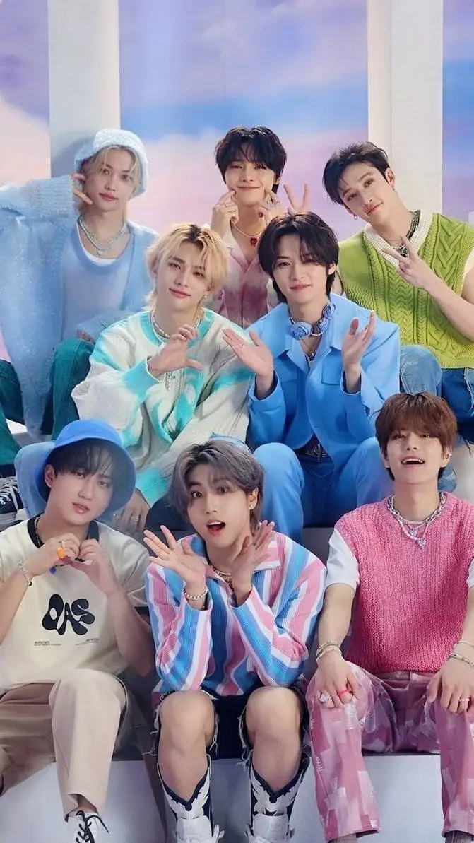 ai character: -STRAYKIDS- background