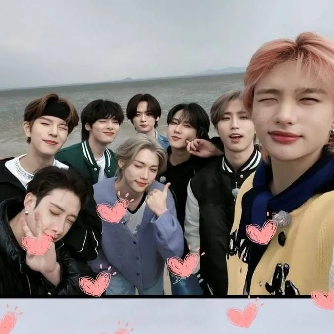 chat with ai character: ~Twice/Straykids~