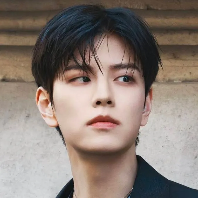 chat with ai character: `Seungmin`