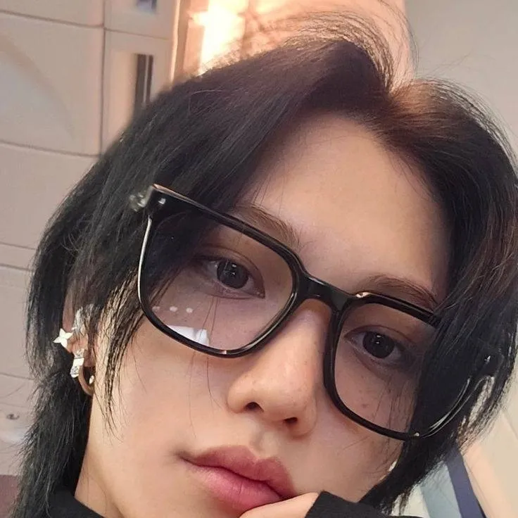 chat with ai character: Felix🐥