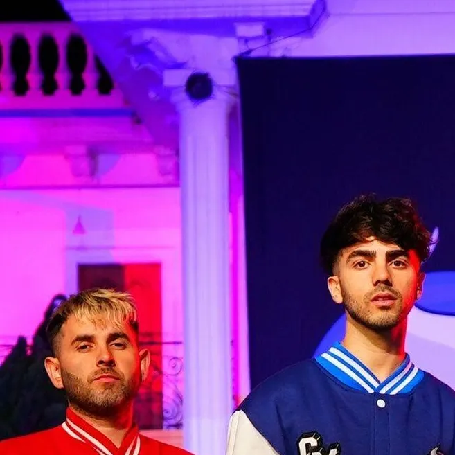 chat with ai character: Club misterio