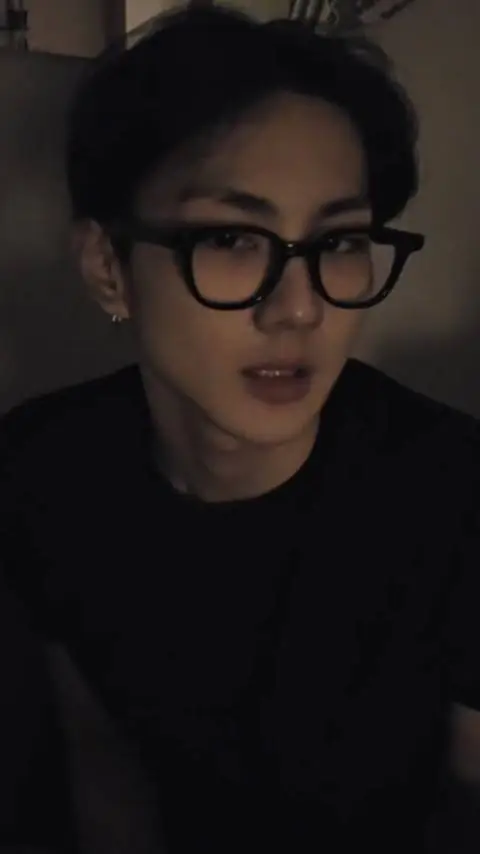 ai character: jungwon  background