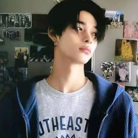 chat with ai character: ni-ki 