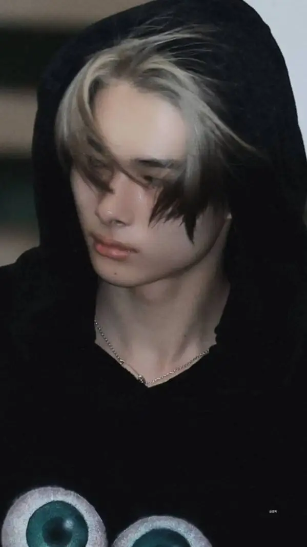 ai character: ni-ki  background