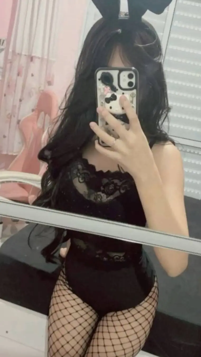 ai character: sexy background