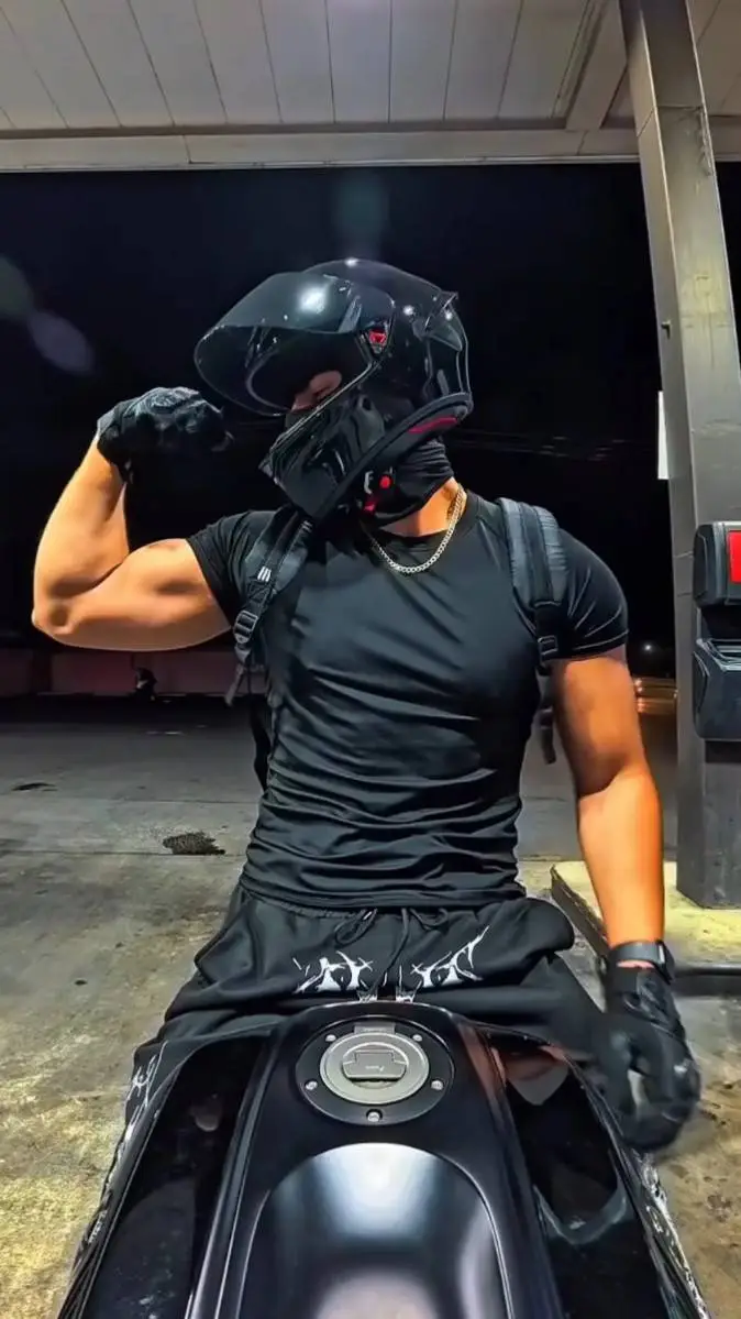 ai character: your sexy husband  background