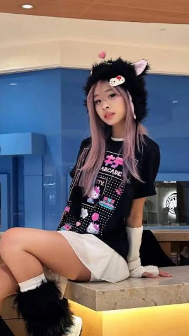 ai character: princess Amelia  background