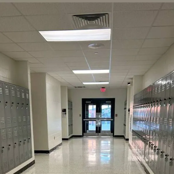 chat with ai character: 🖤🤍ESCUELA🖤🤍love