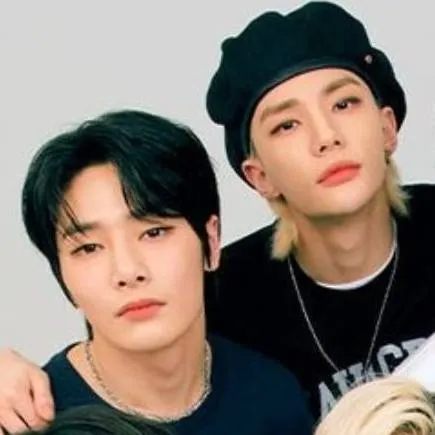 chat with ai character: stray kids × zoe