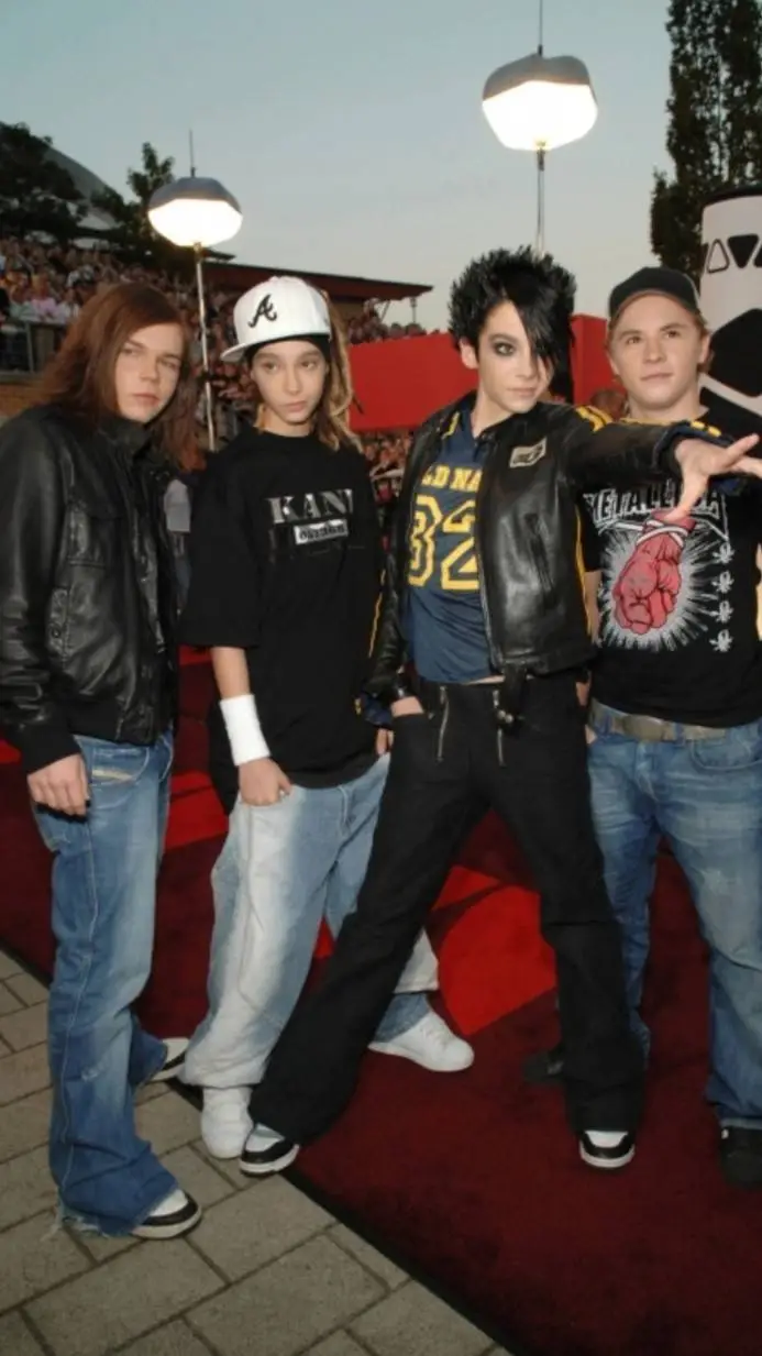 ai character: Tokio Hotel🫦 background