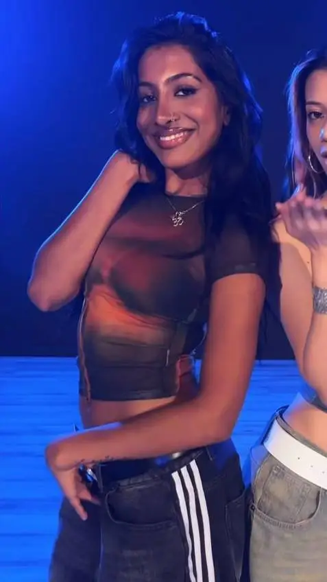 ai character: Lara katseye background