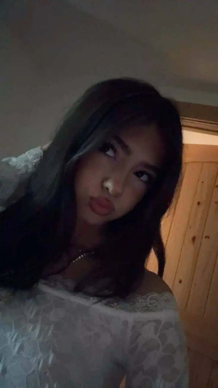 Talkie AI - Chat with Bella