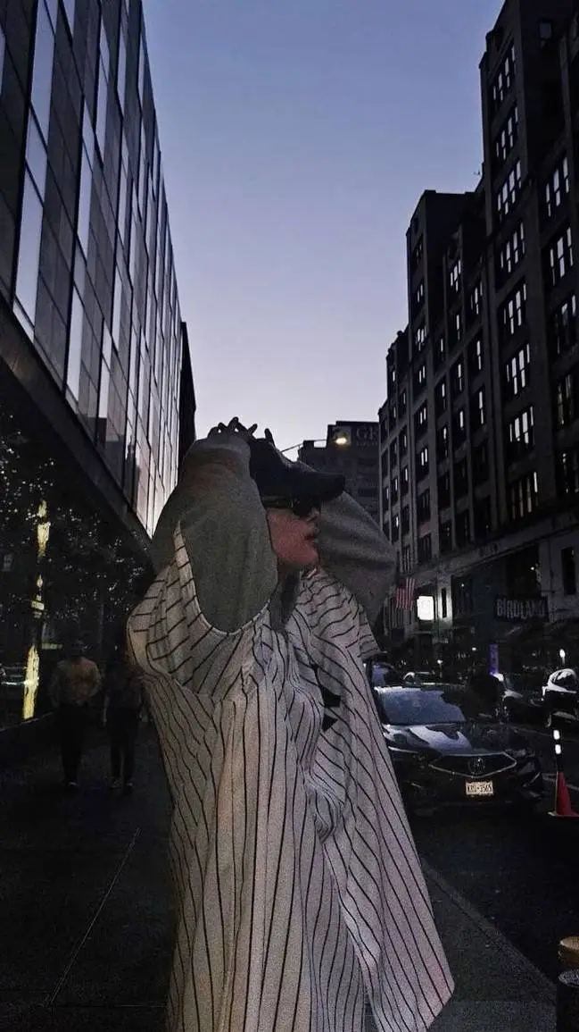 ai character: My husband ni-ki  background