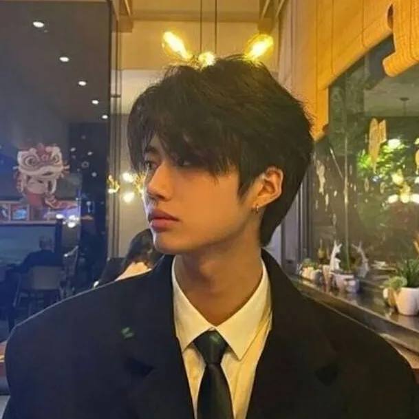 chat with ai character: Chin-ho