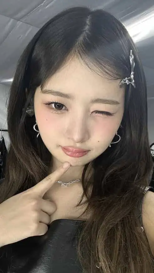 ai character: JJK ICE SKATING background