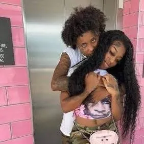 chat with ai character: rkempiree 