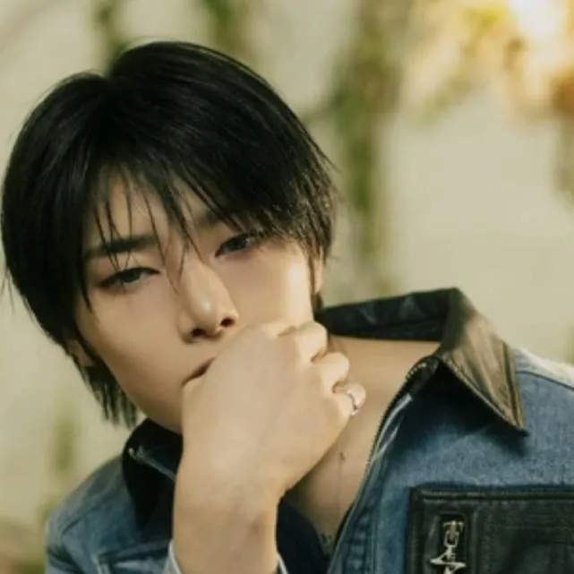 chat with ai character: Yang Jeongin (I.N)