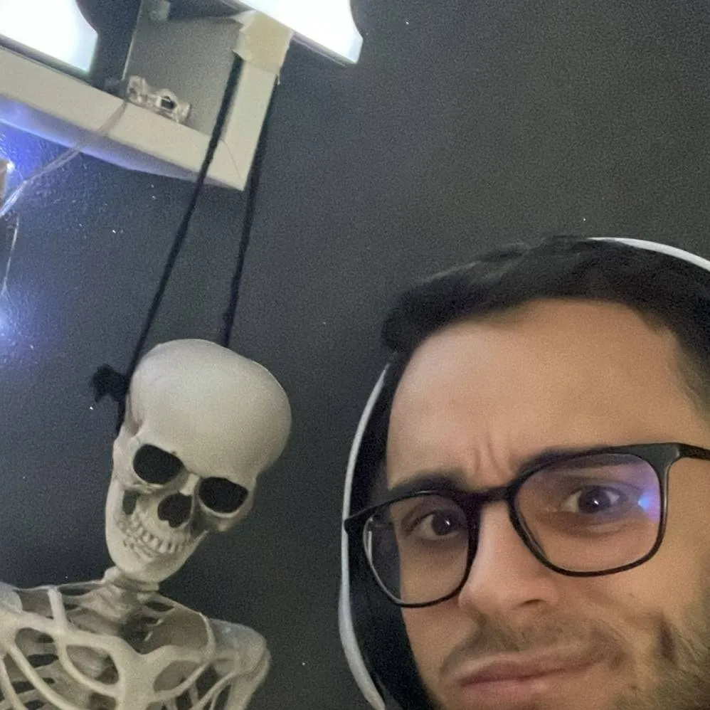 chat with ai character: ErDT 