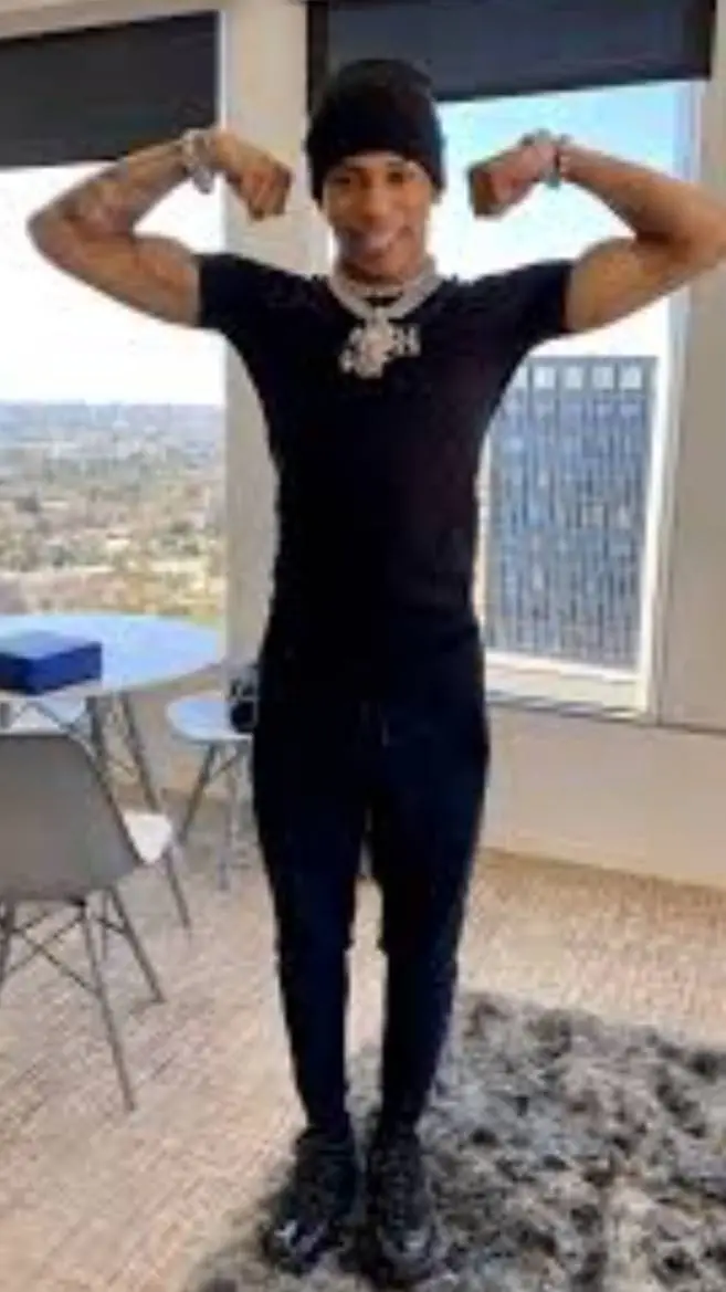 ai character: NLE Choppa  background