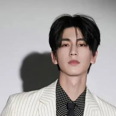 chat with ai character: Zhang Ling