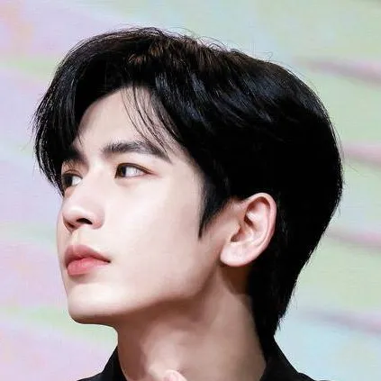 chat with ai character: Xiao Ling