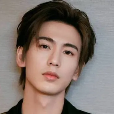 chat with ai character: Sevi