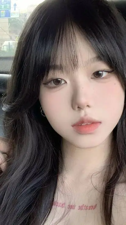 ai character: Seo-Yeon 서연 background