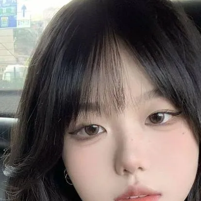 chat with ai character: Seo-Yeon 서연