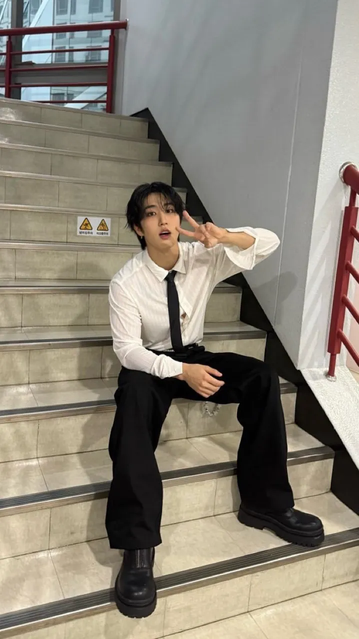 ai character: 🐿️Hannie🐿️ background