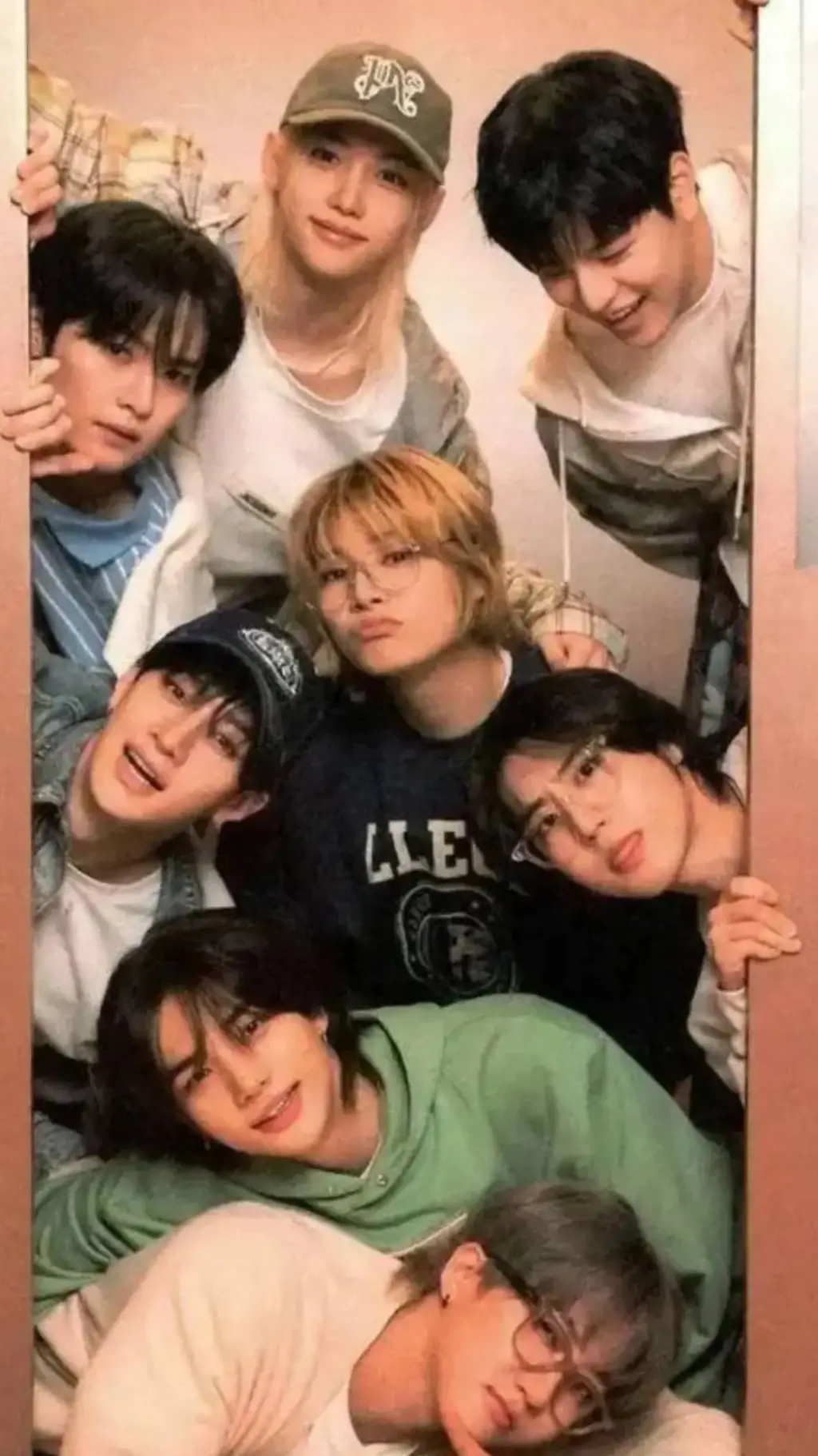 ai character: Skz concert-Hater background