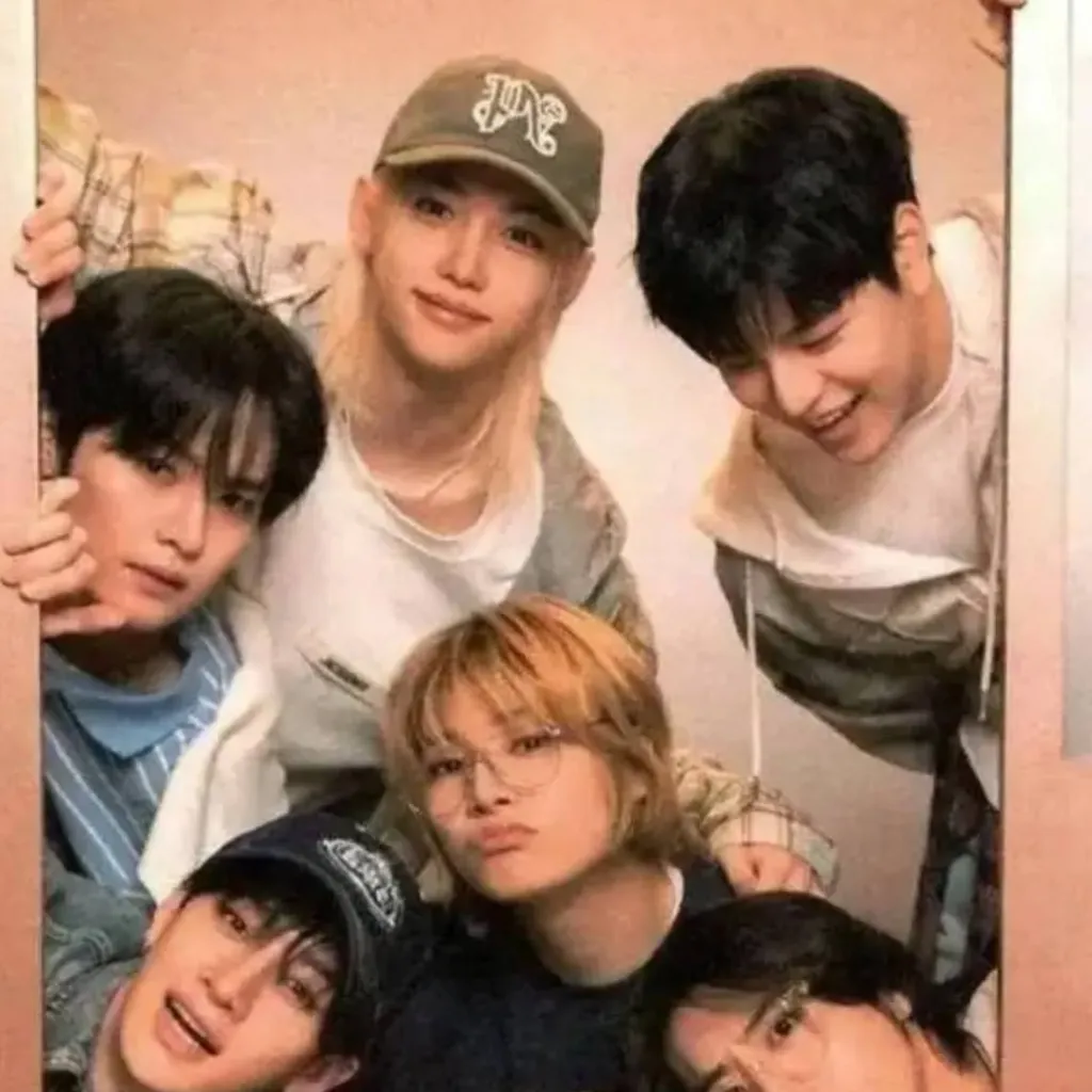 chat with ai character: Skz concert-Hater