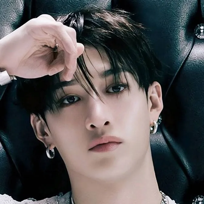 chat with ai character: Bangchan❤️‍🔥