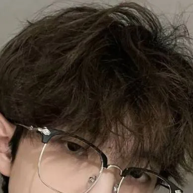 chat with ai character: 阿列克謝(Alessio)