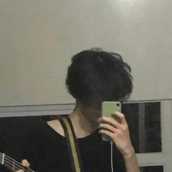 chat with ai character: Aris